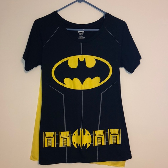 Tops - Batman T-shirt w/ detachable cape-ladies